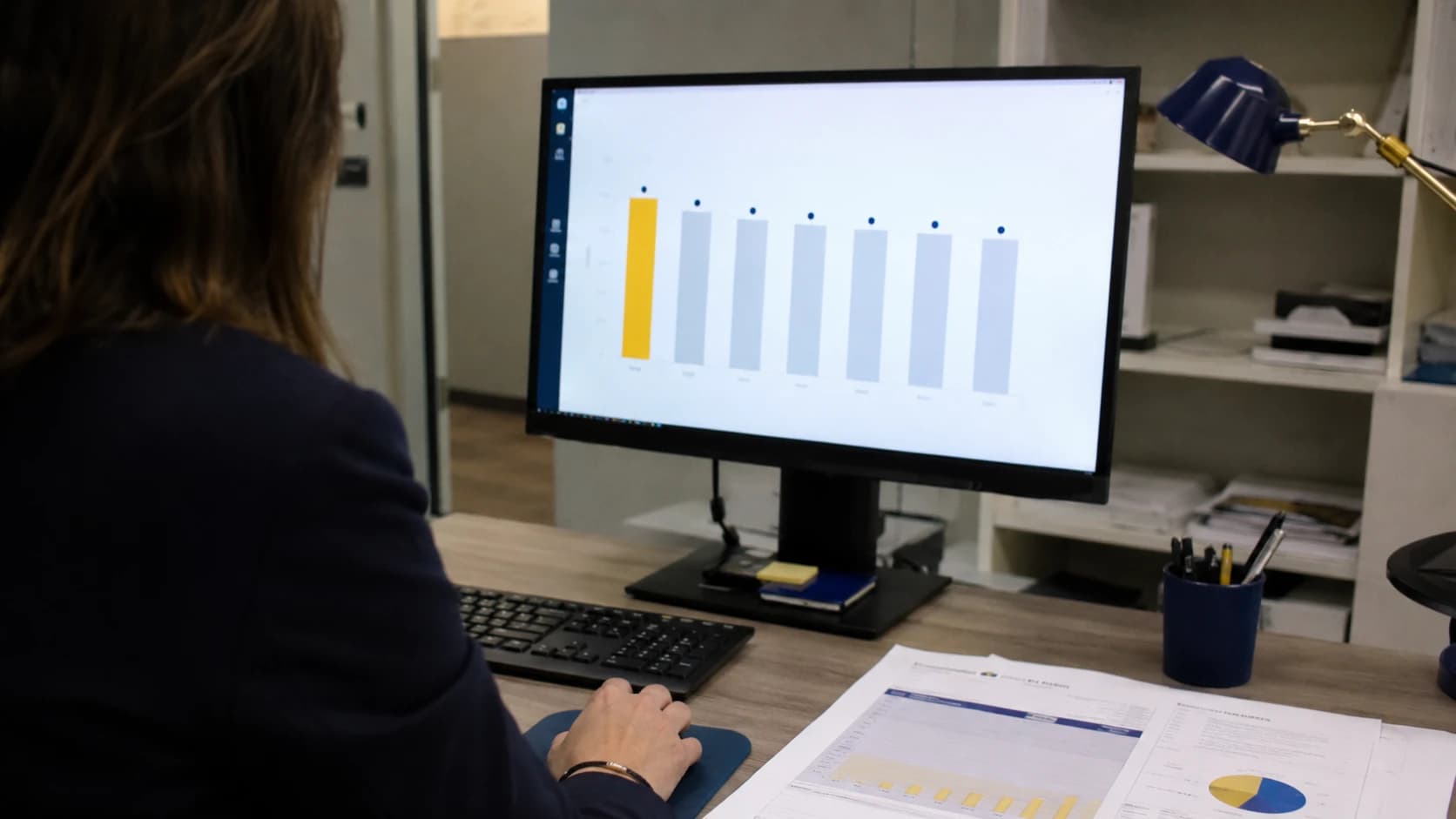 Écran de tableau de bord affichant un graphique comparatif des notes de propreté entre plusieurs hôtels de même catégorie, benchmark hôtelier